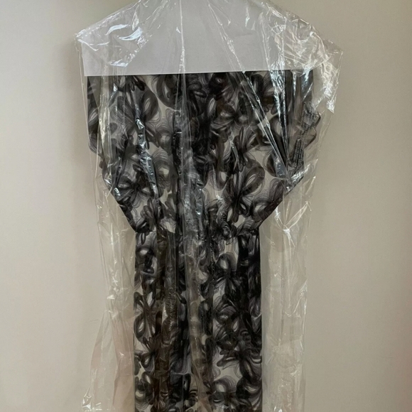 Alice+Olivia S Midi Black and White Dress - Picture 2 of 5